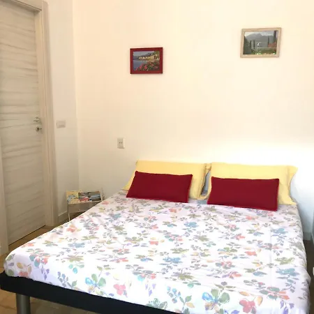 Casa Carolina Ground Floor 2-4 Sleeps Μπελάτζιο