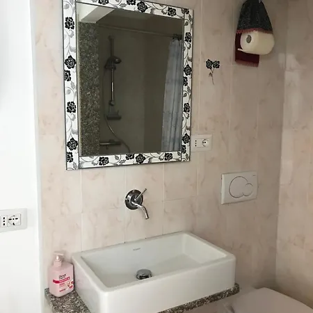 Casa Carolina Ground Floor 2-4 Sleeps Apartman